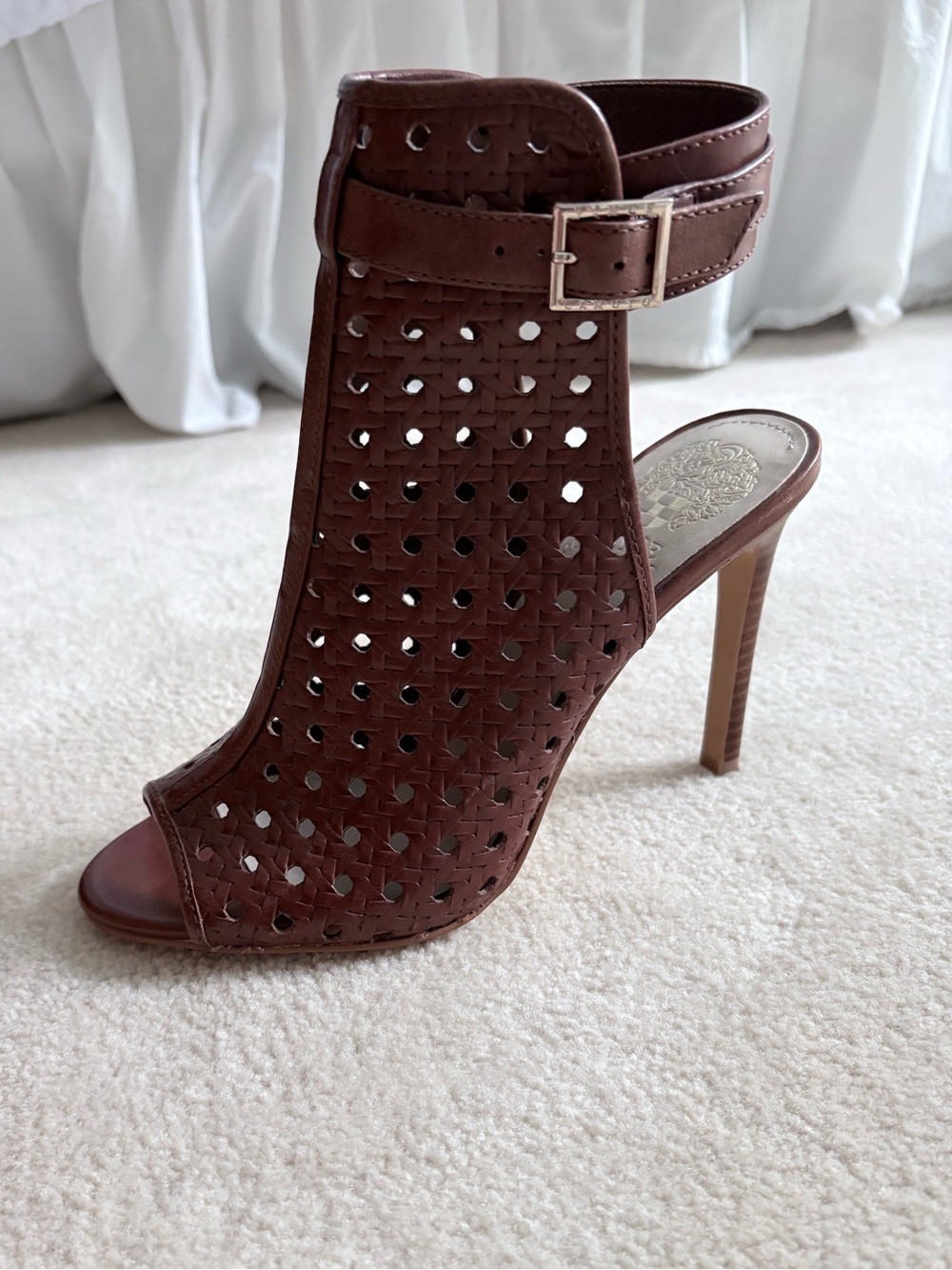NWT Vince Camuto VC-Karsten Leather Upper Open Toe Booties Dark Cognac SZ 7